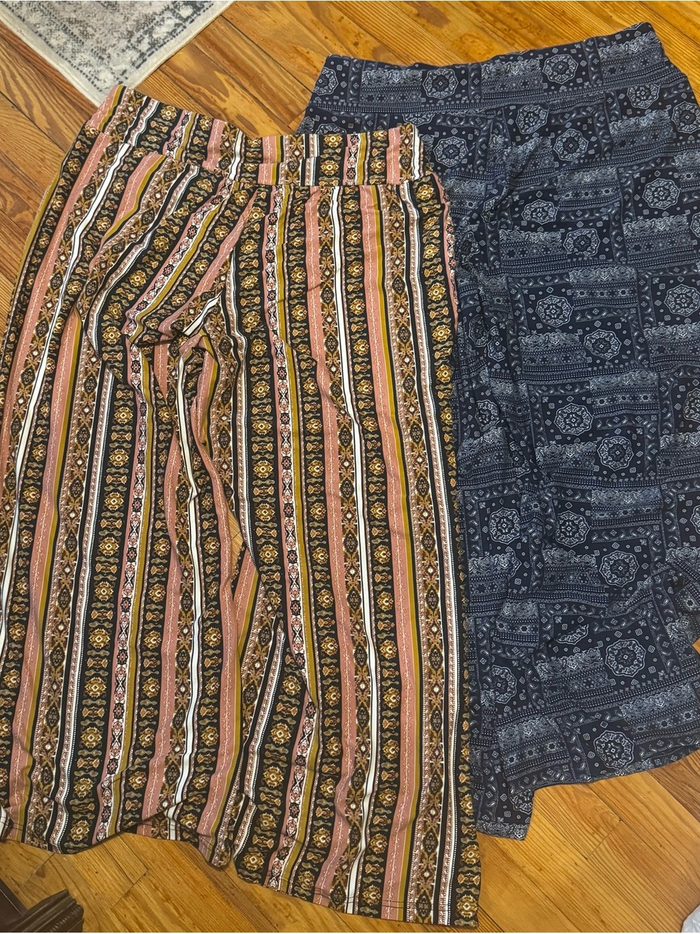 3x Patterned Wide Leg Yoga PantsDuo - Striped Pink/Black & Navy Print